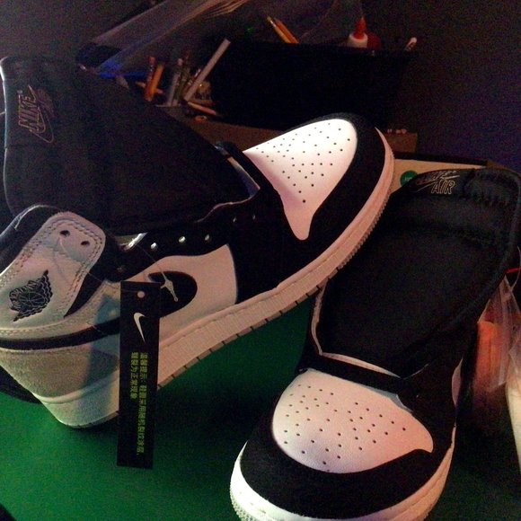 Air Jordan 1 Bleached Coral, size 4Y, 3.5 MENS NWT - Picture 1 of 2